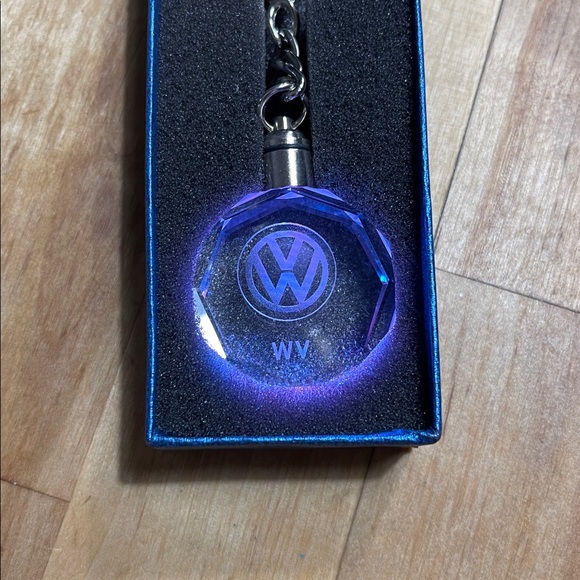 New Volkswagen Laser Engraved Crystal Car Logo Key Chain - Picture 7 of 8